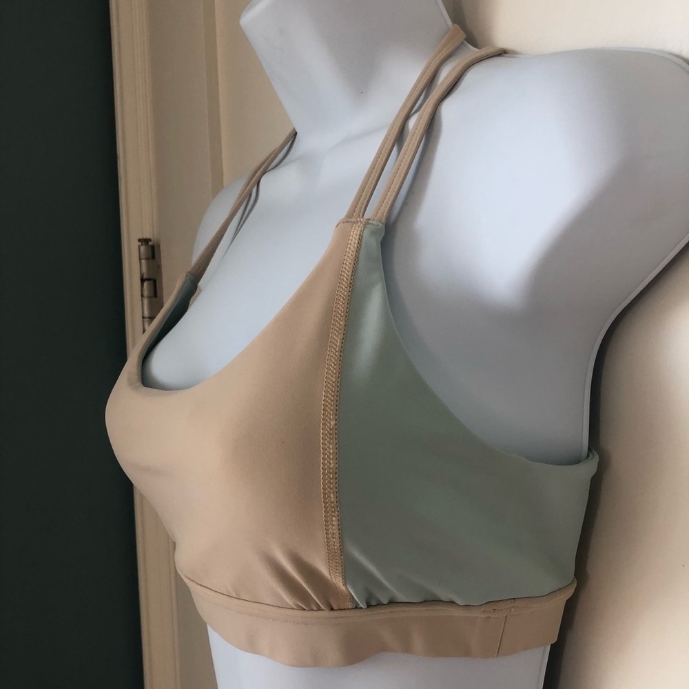 NWT!!!! Thrive Societe Blocked Sports Bra